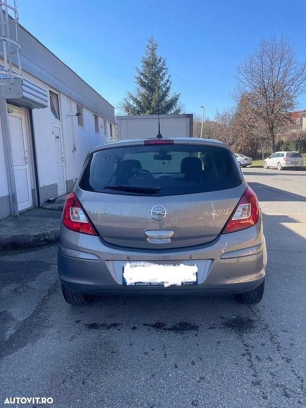 Second-hand Opel Corsa Cosmo 75 CP (55 kW) 2014 Culoarebej Hatchback