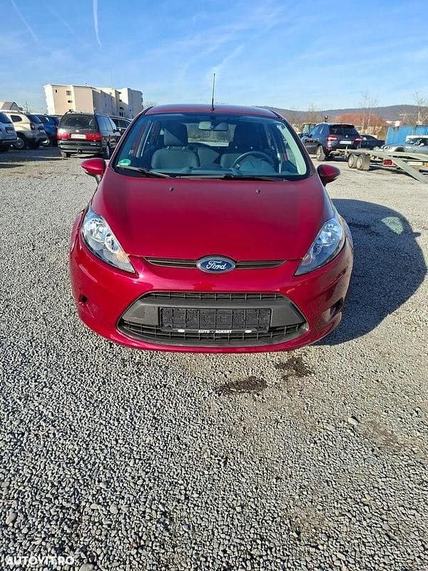 Second-hand Ford Fiesta Champions Edition 96 CP (70 kW) 2010 Culoarerosu