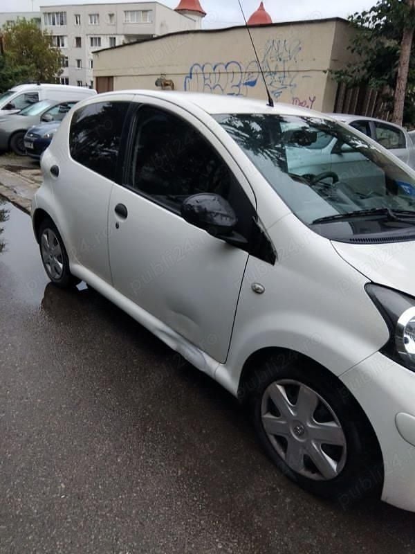 Second-hand Toyota Aygo 50 CP (36 kW) 2011 Hatchback