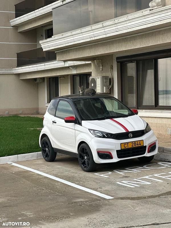Culoarealb Utilizat 2022 Aixam City Coupe | 12.500 EUR - Imagine 1/4