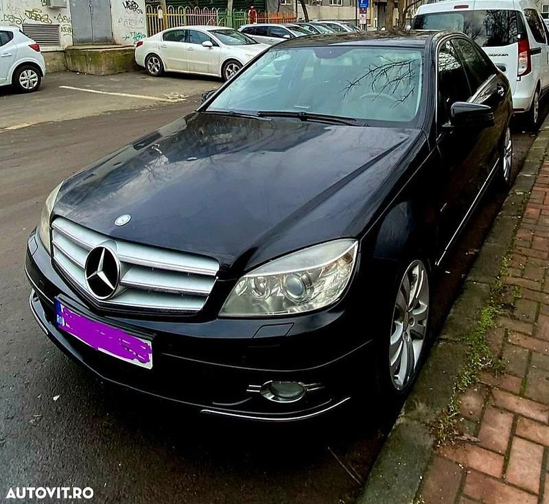 Second-hand Mercedes C200 Avantgarde 136 CP (100 kW) 2008 Negru Berlinǎ