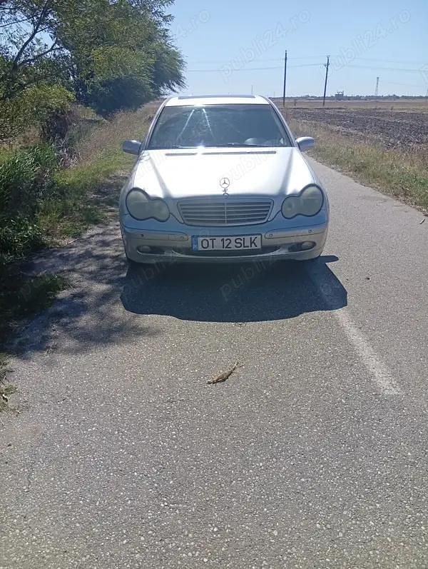 Utilizat 2002 Mercedes C180 Berlinǎ | 2.750 EUR (Preț OK) - Imagine 1/4