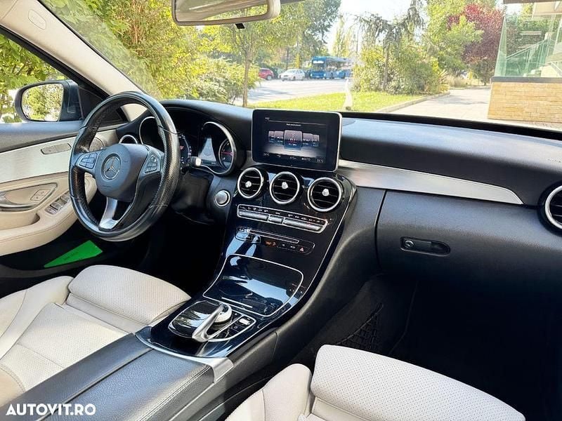 Second-hand Mercedes C250 Avantgarde 204 CP (150 kW) 2016 Culoarealte culori Berlinǎ