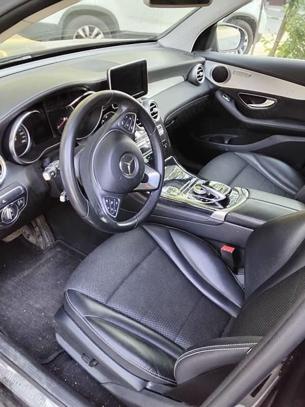 Second-hand Mercedes GLC250 150 CP (110 kW) 2017 Negru SUV