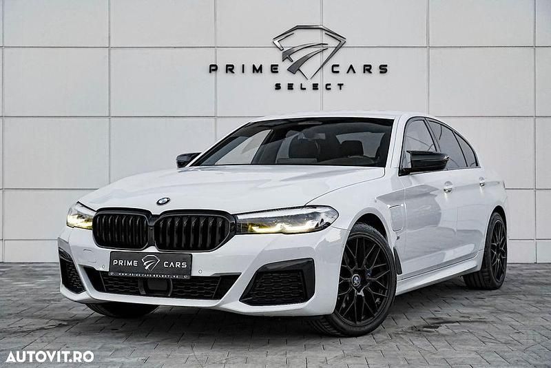 Culoarealb Utilizat 2021 BMW 530e M Sport Berlinǎ | 32.950 EUR (Preț bun) - Imagine 1/4