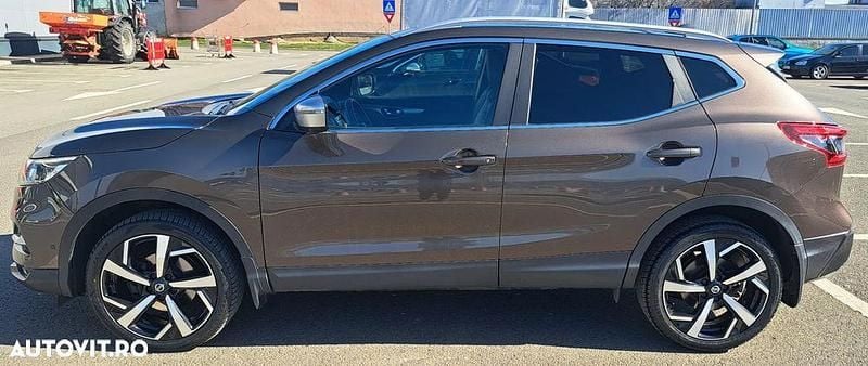 Second-hand Nissan Qashqai Tekna 114 CP (83 kW) 2018 Culoaremaro SUV