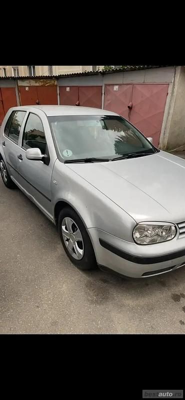 Argintiu Utilizat 2002 VW Golf IV Hatchback | 500 EUR (Super Preț) - Imagine 1/4