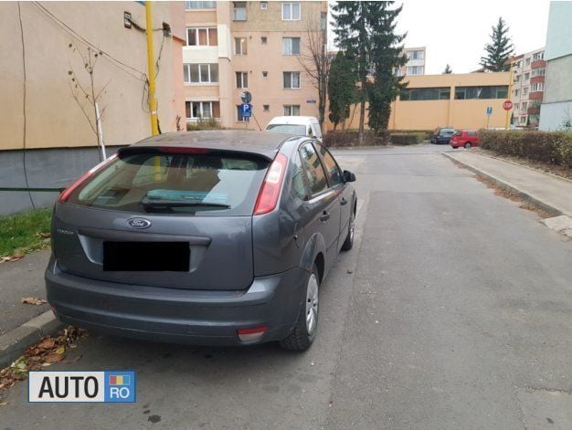 Second-hand Ford Focus 101 CP (74 kW) 2005 Gri Hatchback
