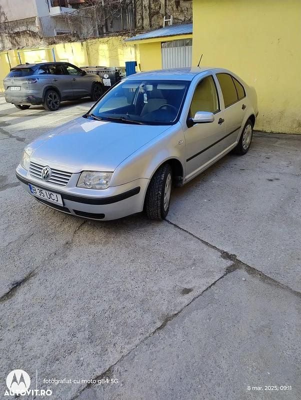 Argint Utilizat 2004 VW Bora Comfortline Berlinǎ | 3.150 EUR (Scump) - Imagine 1/4