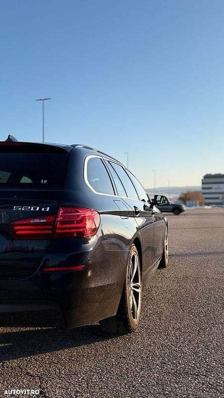 Second-hand BMW 520 M Sport 184 CP (135 kW) 2013 Culoarealbastru Break