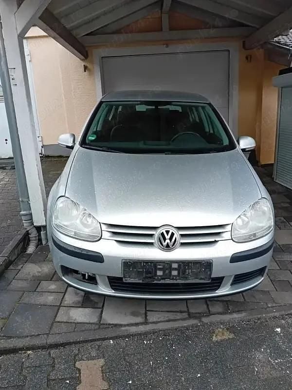 Second-hand VW Golf V 117 CP (86 kW) 2004 Hatchback