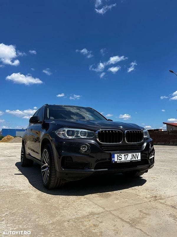 Gri Utilizat 2016 BMW X5 SUV | 27.000 EUR (Super Preț) - Imagine 1/4