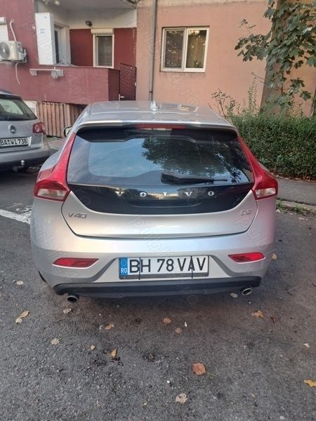 Argintiu Utilizat 2014 Volvo V40 Break | 11.900 EUR (Puțin scump) - Imagine 1/4