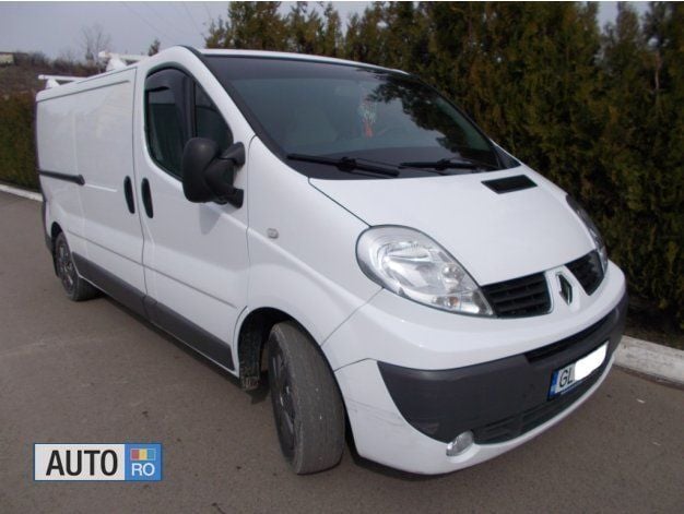 Second-hand Renault Trafic 90 CP (66 kW) 2009 Alb Monovolum