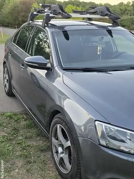 Utilizat 2012 VW Jetta Berlinǎ | 7.500 EUR (Scump) - Imagine 1/4