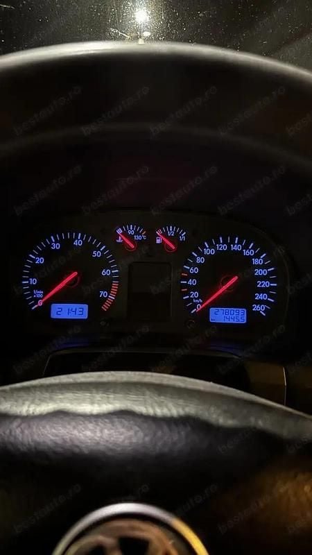Gri Utilizat 2001 VW Golf IV Hatchback | 1.800 EUR (Preț OK) - Imagine 1/4
