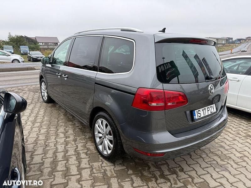 Second-hand VW Sharan Comfortline 170 CP (125 kW) 2012 Culoarenegru Monovolum