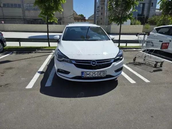 Alb Utilizat 2018 Opel Astra Sport Break | 8.900 EUR (Preț OK) - Imagine 1/4