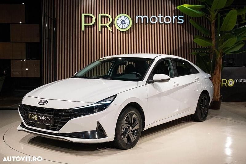 Second-hand Hyundai Elantra 123 CP (90 kW) 2022 Culoarealb Berlinǎ