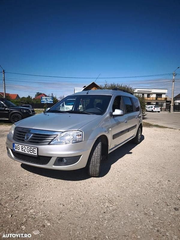 Culoareargint Utilizat 2010 Dacia Logan MCV Lauréate Break | 3.500 EUR (Preț OK) - Imagine 1/4