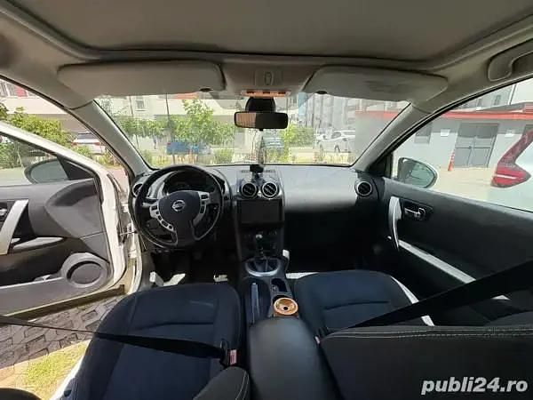 Alb Utilizat 2011 Nissan Qashqai SUV | 5.500 EUR (Preț bun) - Imagine 1/4