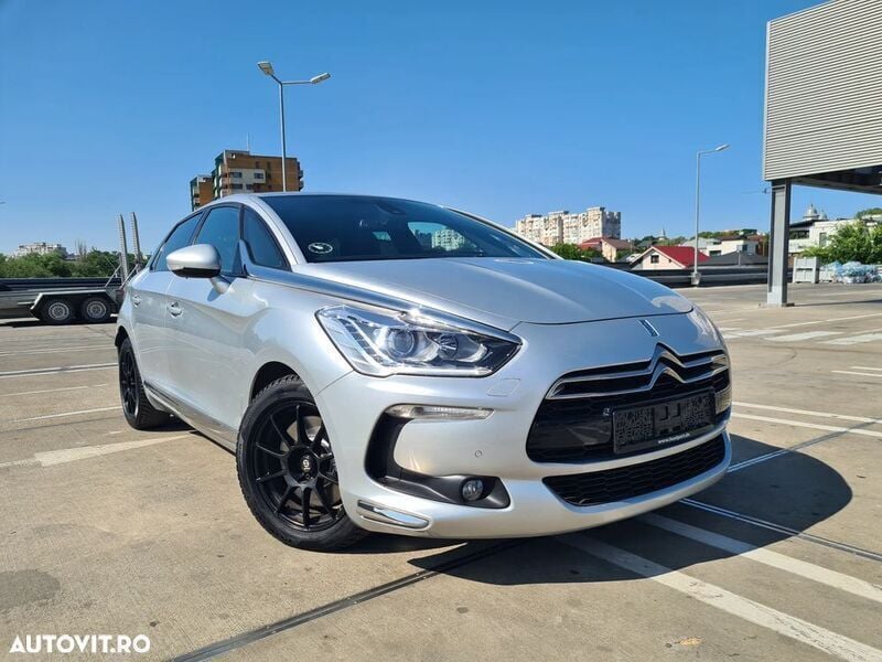 Gri Utilizat 2013 Citroën DS5 Hatchback | 6.990 EUR - Imagine 1/4