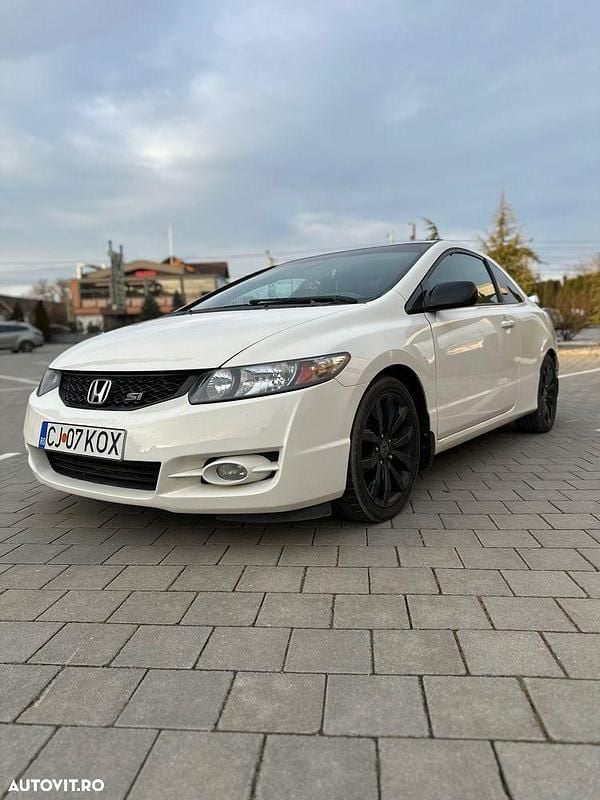 Second-hand Honda Civic 201 CP (147 kW) 2009 Culoarealb Coupe