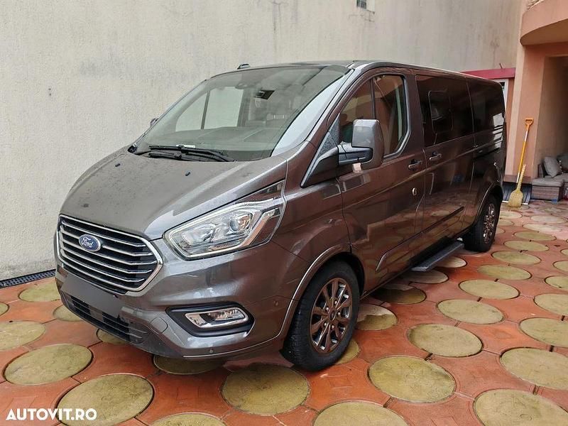 Culoaregri Second-hand 2021 Ford Tourneo Titanium Van | 31.900 EUR (Puțin scump) - Imagine 1/4