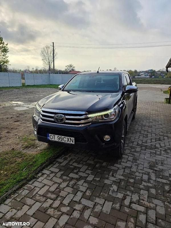 Culoarenegru Utilizat 2020 Toyota HiLux Executive Pickup | 29.900 EUR (Preț OK) - Imagine 1/4