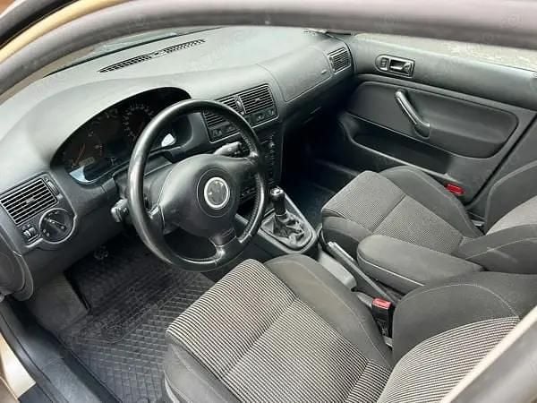 Second-hand VW Golf IV 101 CP (74 kW) 2003 Berlinǎ