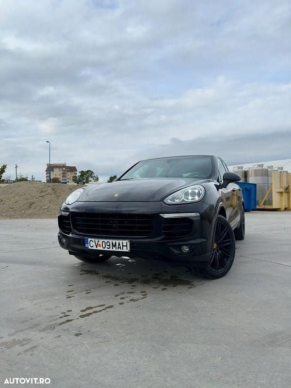 Culoarenegru Utilizat 2016 Porsche Cayenne Platinum Edition SUV | 32.500 EUR - Imagine 1/4