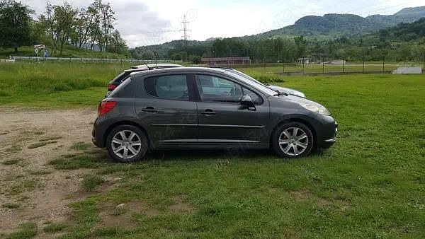 Utilizat 2007 Peugeot 207 Hatchback | 2.400 EUR (Preț OK) - Imagine 1/4