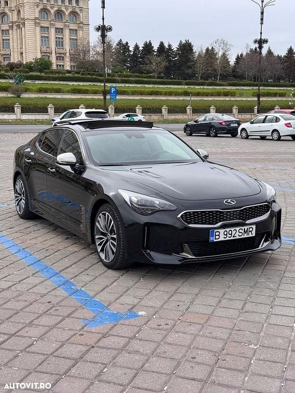Culoarenegru Utilizat 2018 Kia Stinger GT-Line Berlinǎ | 21.499 EUR - Imagine 1/4