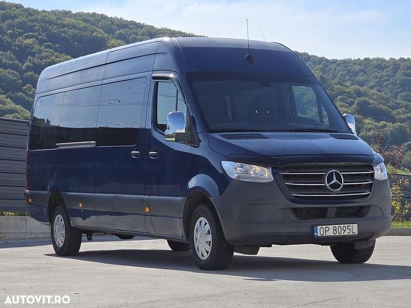 Second-hand Mercedes Sprinter 163 CP (119 kW) 2019 Culoarealbastru Van