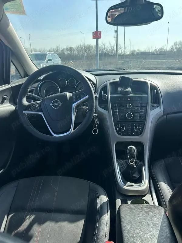 Second-hand Opel Astra 110 CP (80 kW) 2013 Hatchback