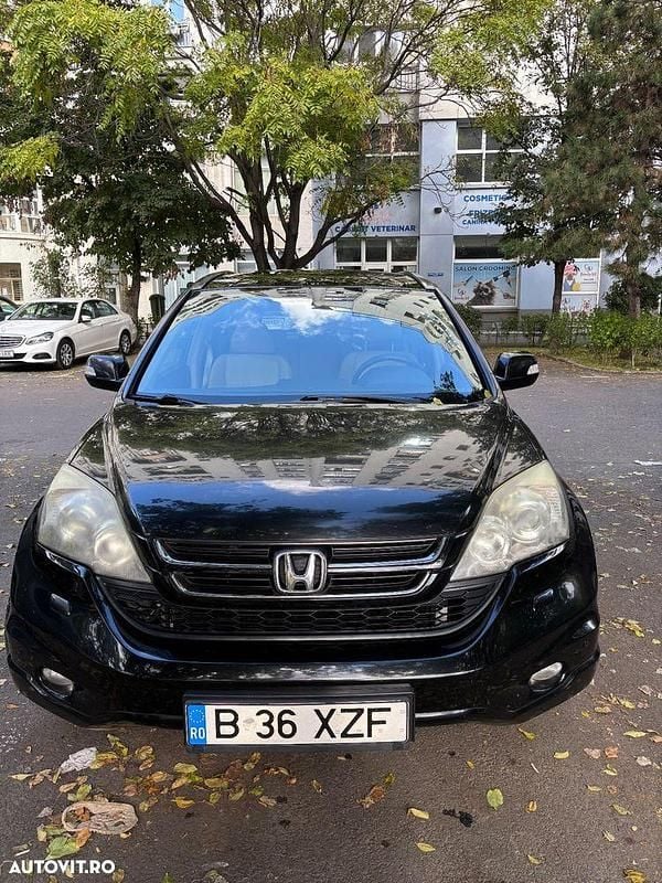 Culoarenegru Utilizat 2011 Honda CR-V Executive SUV | 9.000 EUR (Scump) - Imagine 1/4
