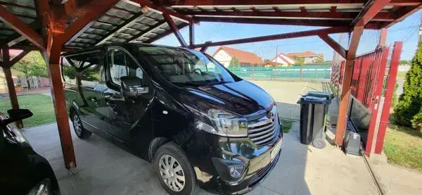 Negru Utilizat 2017 Opel Vivaro Van | 10.000 EUR (Preț bun) - Imagine 1/4
