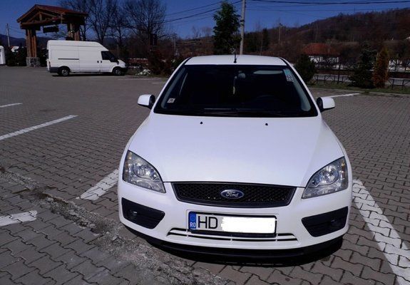 Alb Utilizat 2006 Ford Focus Break | 2.290 EUR (Preț OK) - Imagine 1/4