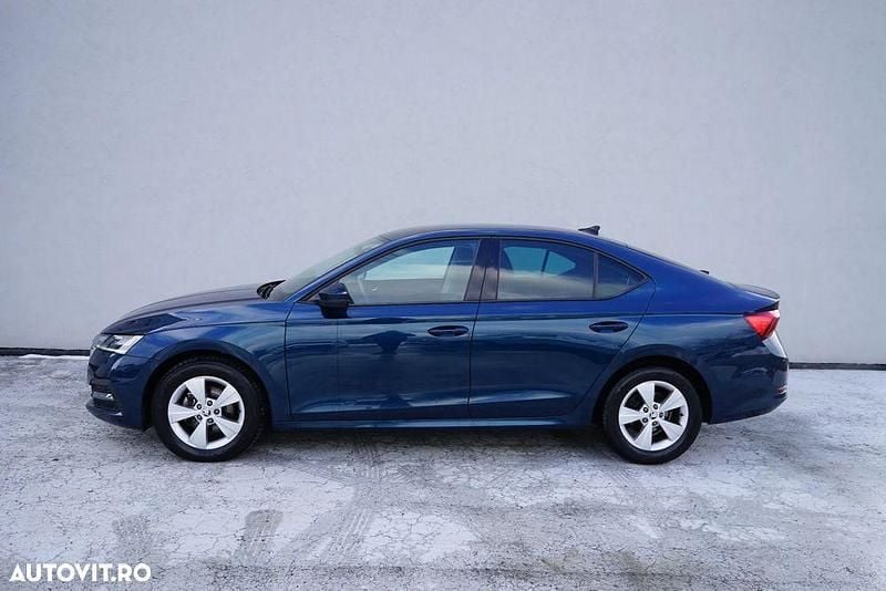 Second-hand Skoda Octavia Ambition 150 CP (110 kW) 2022 Culoarealbastru Berlinǎ