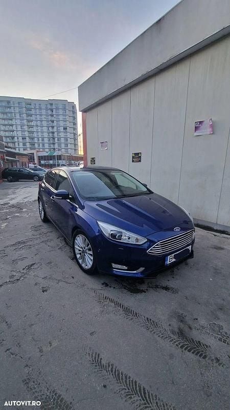 Culoarealbastru Utilizat 2014 Ford Focus Titanium Hatchback | 7.100 EUR (Puțin scump) - Imagine 1/4