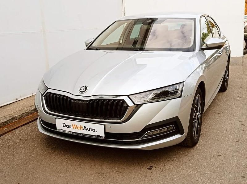 Second-hand Skoda Octavia Style 150 CP (110 kW) 2023 Gri mediu  normal Berlinǎ