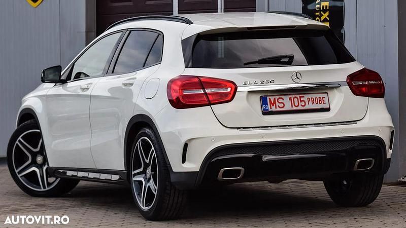 Second-hand Mercedes GLA250 AMG line 211 CP (155 kW) 2014 Culoarealb SUV