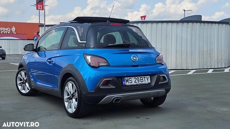 Second-hand Opel Adam Rocks 115 CP (84 kW) 2015 Culoarealbastru Hatchback