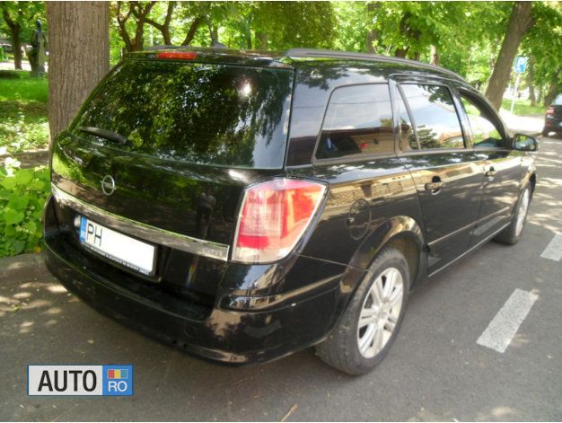 Second-hand Opel Astra 90 CP (66 kW) 2006 Negru Break