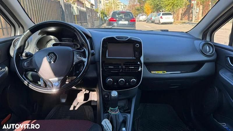 Second-hand Renault Clio GrandTour 75 CP (55 kW) 2015 Culoarealb Break
