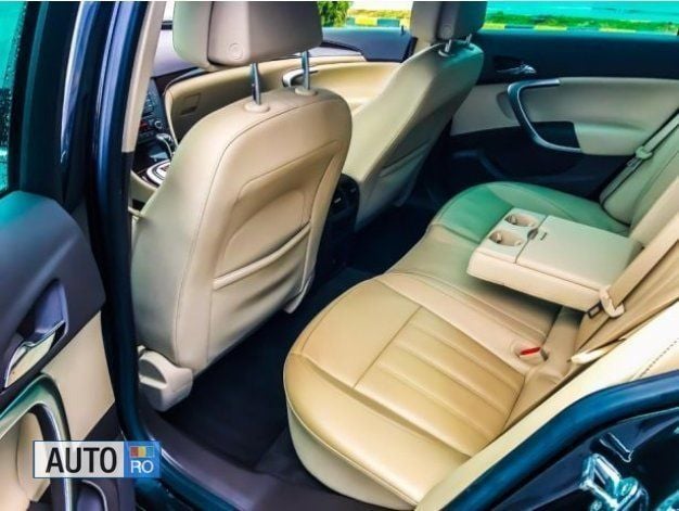 Second-hand Opel Insignia 160 CP (117 kW) 2010 Negru Break