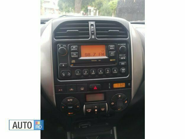 Second-hand Toyota RAV4 116 CP (85 kW) 2005 Gri SUV