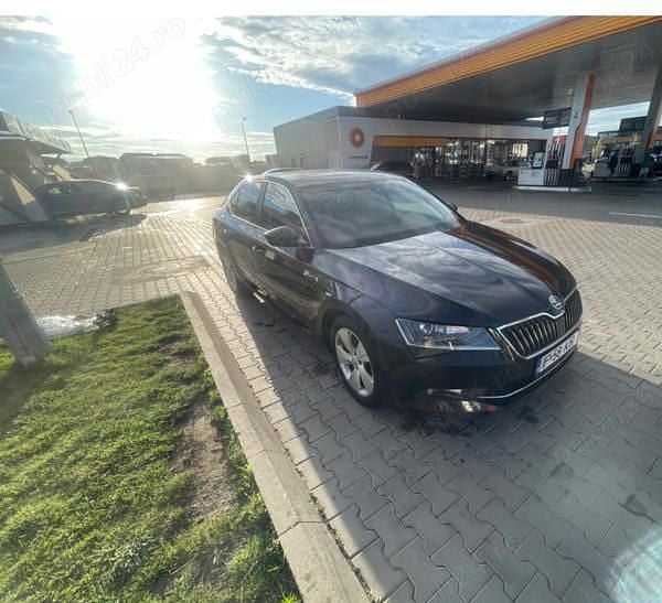 Negru Utilizat 2016 Skoda Superb Berlinǎ | 17.500 EUR (Preț OK) - Imagine 1/4
