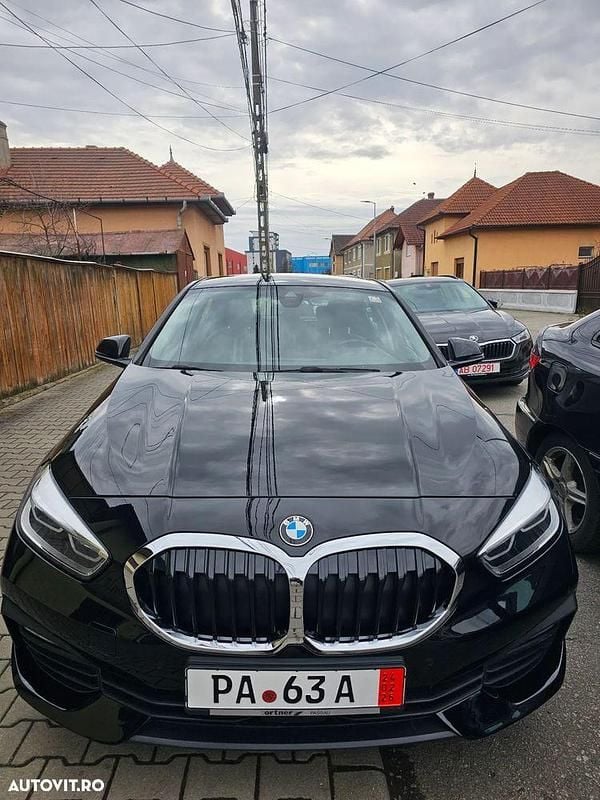 Second-hand BMW 118 Sport Line 150 CP (110 kW) 2022 Culoarenegru Hatchback