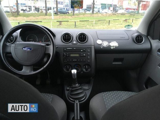 Second-hand Ford Fiesta 70 CP (51 kW) 2002 Hatchback
